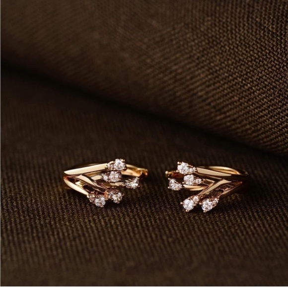 Gold 14k Gold Plated Cubic Zirconia Hoop Earrings - Picture 1 of 2